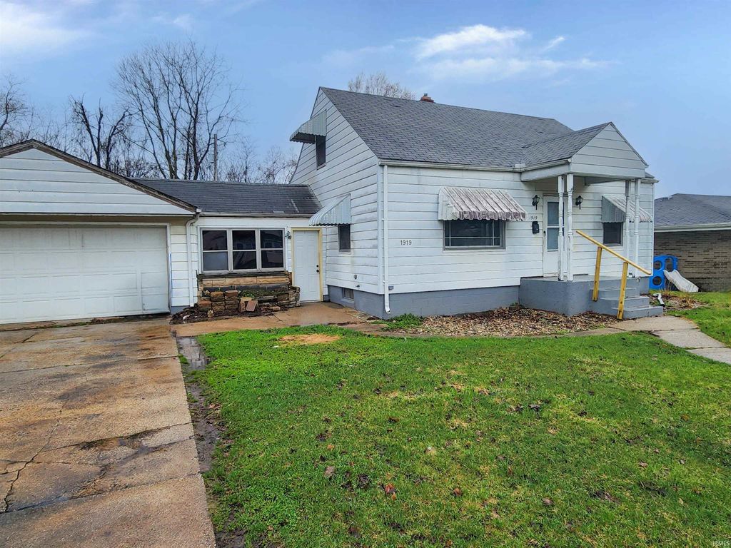 1919 S Carlisle Street, South Bend, IN 46613