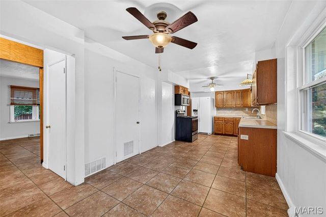 290 Highway Jj, Elsberry, MO 63343