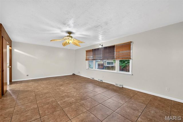 290 Highway Jj, Elsberry, MO 63343