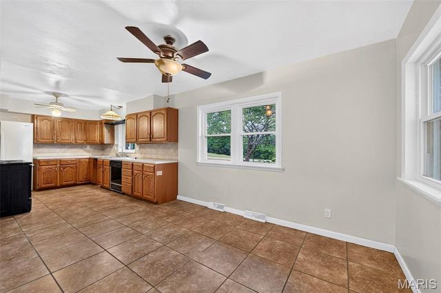 290 Highway Jj, Elsberry, MO 63343