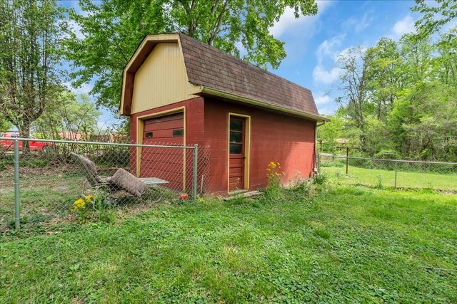 283 Pine Grove Rd, Smithville, TN 37166