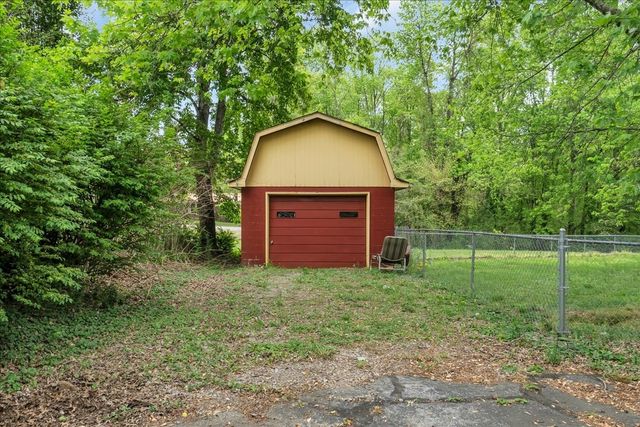 283 Pine Grove Rd, Smithville, TN 37166