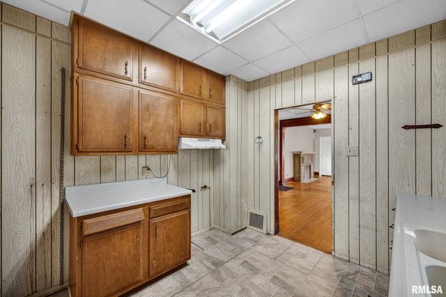 720 E FRYE Avenue, Peoria, IL 61603