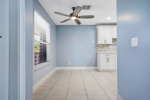 1740 NW 19th Terrace 204, Delray Beach, FL 33445