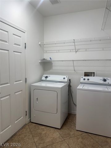 10404 Bays Mountain Avenue, Las Vegas, NV 89166