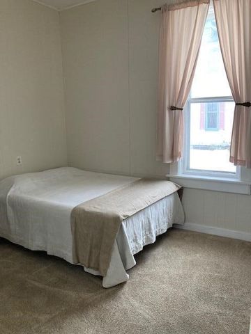 328 4th Street, Manistee, MI 49660