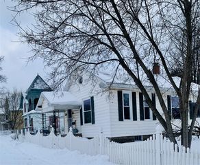 328 4th Street, Manistee, MI 49660