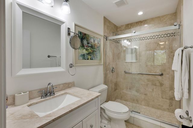 526 Club Drive, Palm Beach Gardens, FL 33418