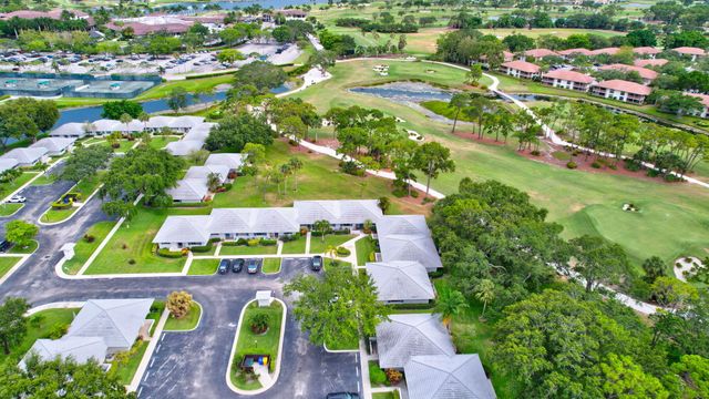 526 Club Drive, Palm Beach Gardens, FL 33418
