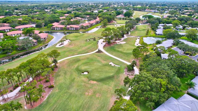 526 Club Drive, Palm Beach Gardens, FL 33418