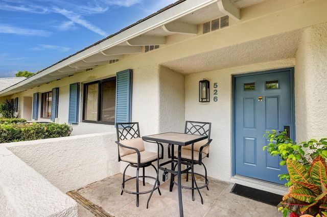 526 Club Drive, Palm Beach Gardens, FL 33418