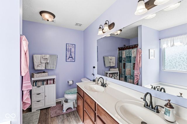 8595 Harlekin Court, Avon, IN 46123