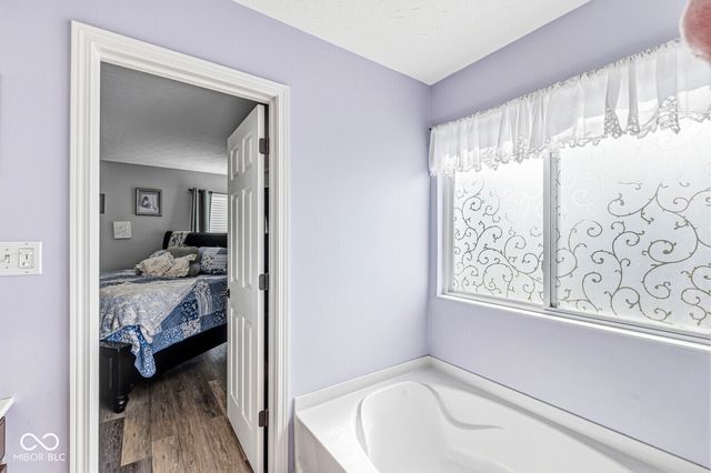 8595 Harlekin Court, Avon, IN 46123