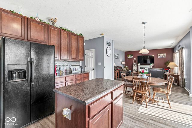 8595 Harlekin Court, Avon, IN 46123