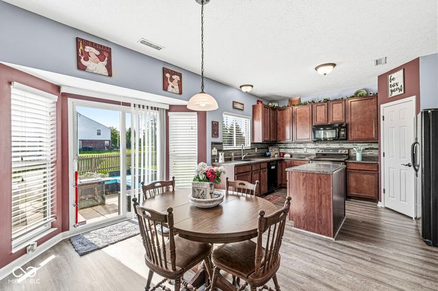 8595 Harlekin Court, Avon, IN 46123