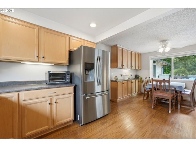 20340 BEAVERCREEK Rd, Oregon City, OR 97045
