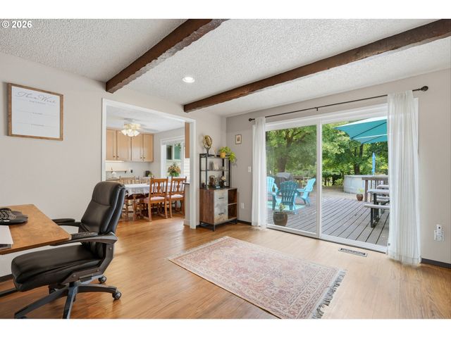 20340 BEAVERCREEK Rd, Oregon City, OR 97045