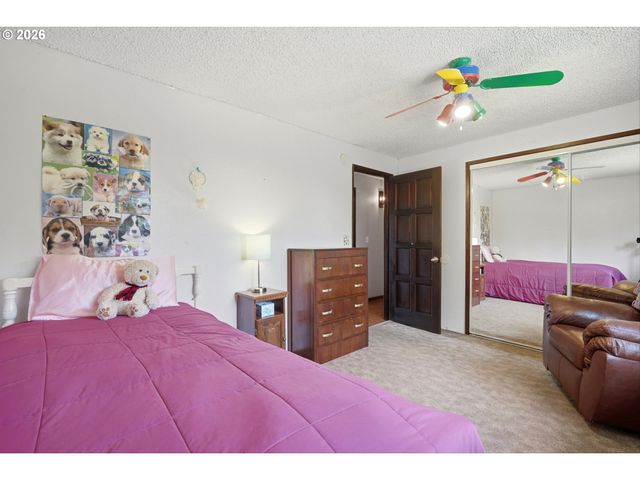 20340 BEAVERCREEK Rd, Oregon City, OR 97045