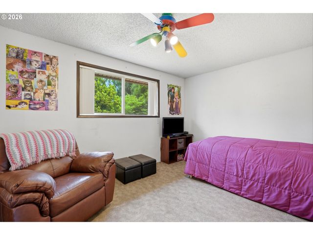 20340 BEAVERCREEK Rd, Oregon City, OR 97045