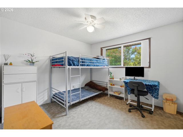 20340 BEAVERCREEK Rd, Oregon City, OR 97045