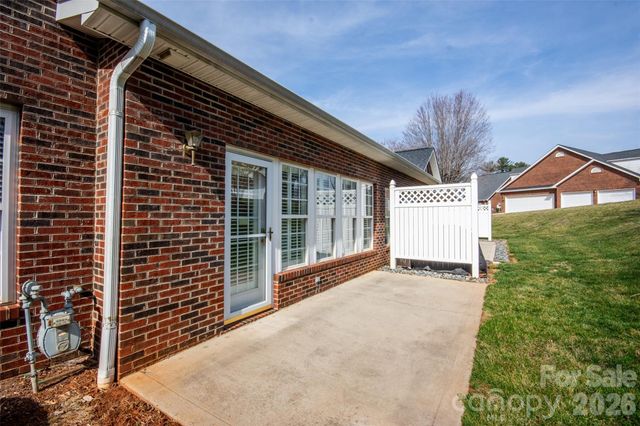 1365 Royalty Circle, Statesville, NC 28625