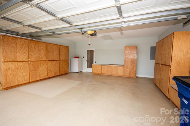 1365 Royalty Circle, Statesville, NC 28625