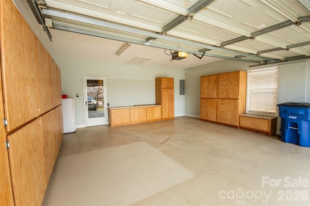 1365 Royalty Circle, Statesville, NC 28625