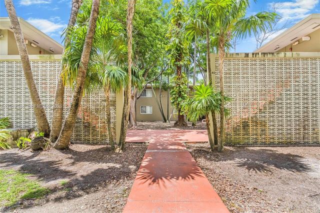 6330 SW 79th Street 2, South Miami, FL 33143