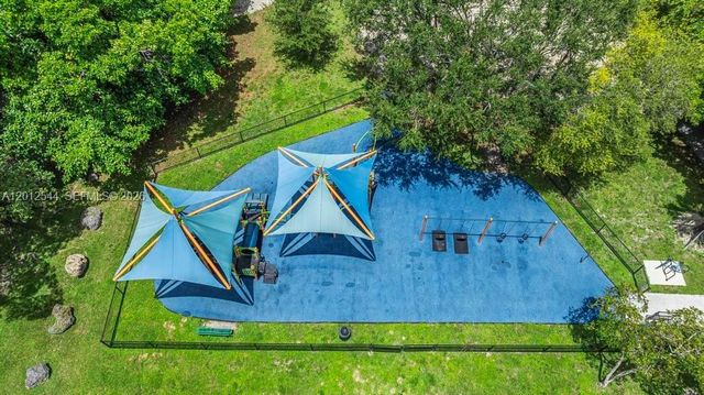 6330 SW 79th Street 2, South Miami, FL 33143