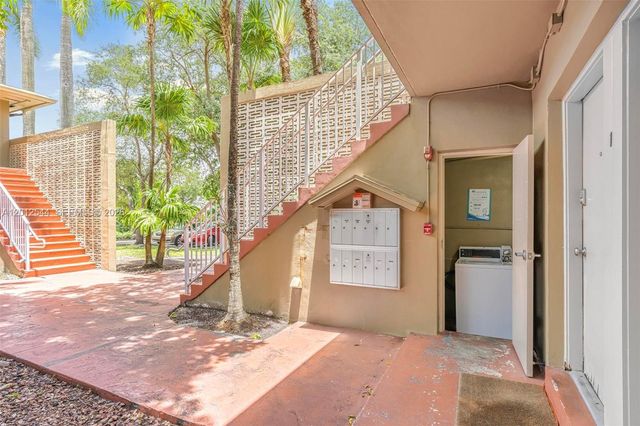 6330 SW 79th Street 2, South Miami, FL 33143