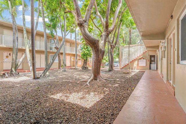 6330 SW 79th Street 2, South Miami, FL 33143
