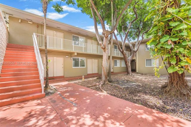 6330 SW 79th Street 2, South Miami, FL 33143