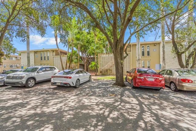 6330 SW 79th Street 2, South Miami, FL 33143