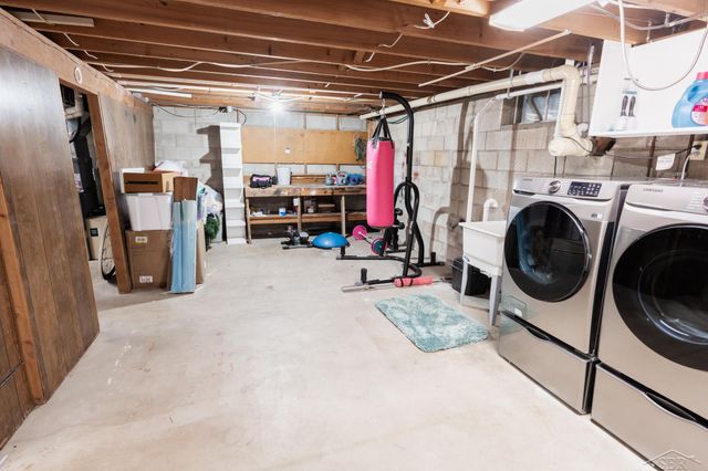 3235 Oakland Drive, Clare, MI 48617