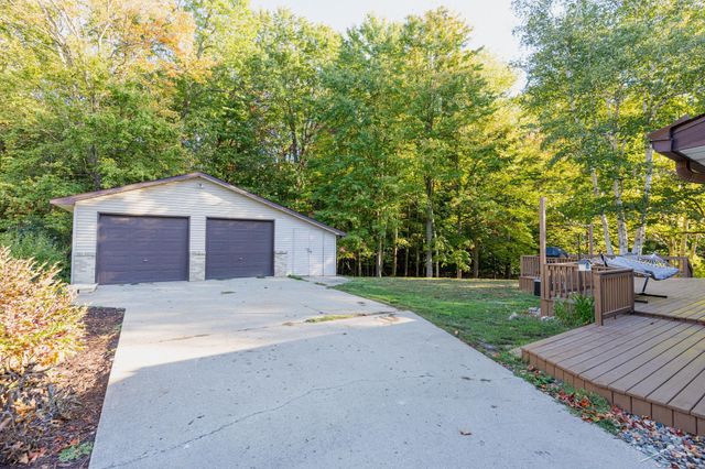 3235 Oakland Drive, Clare, MI 48617