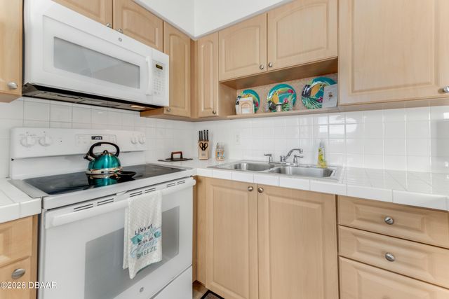 3724 S Atlantic Ave Unit 8, Daytona Beach Shores, FL 32118