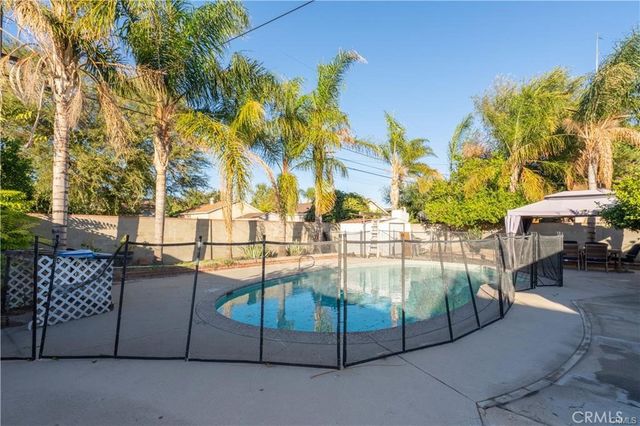 15025 Hiawatha, San Fernando, CA 91345