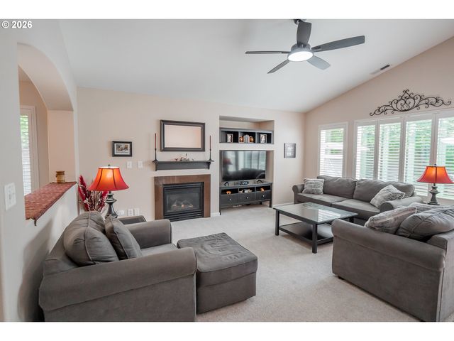 5548 Jeffrey Way, Eugene, OR 97402