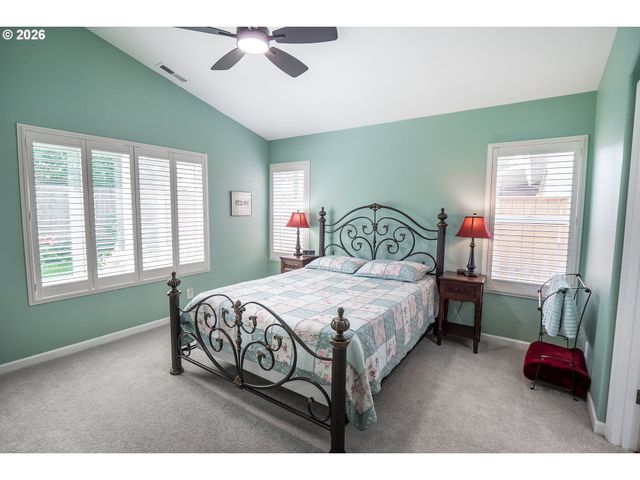 5548 Jeffrey Way, Eugene, OR 97402