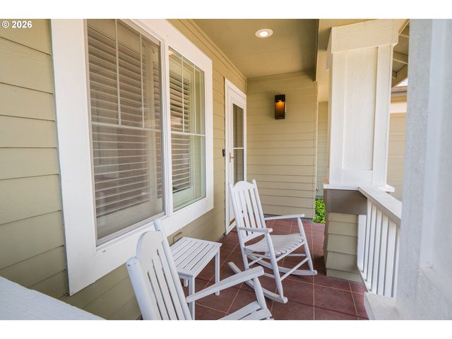 5548 Jeffrey Way, Eugene, OR 97402
