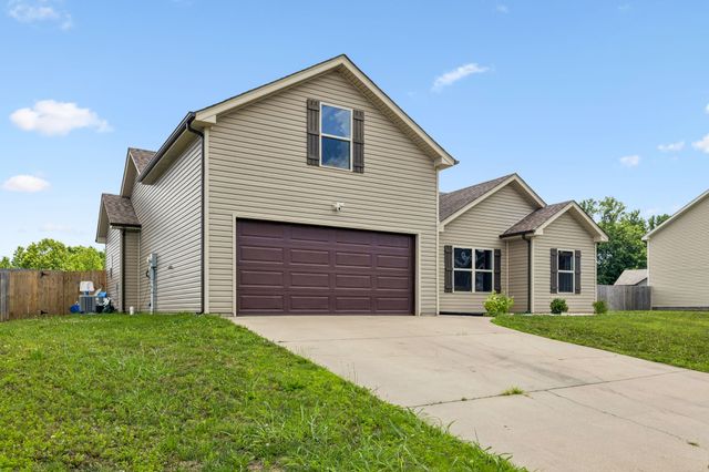 1075 Freedom Dr, Clarksville, TN 37042