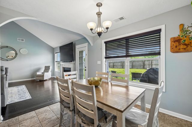 1075 Freedom Dr, Clarksville, TN 37042