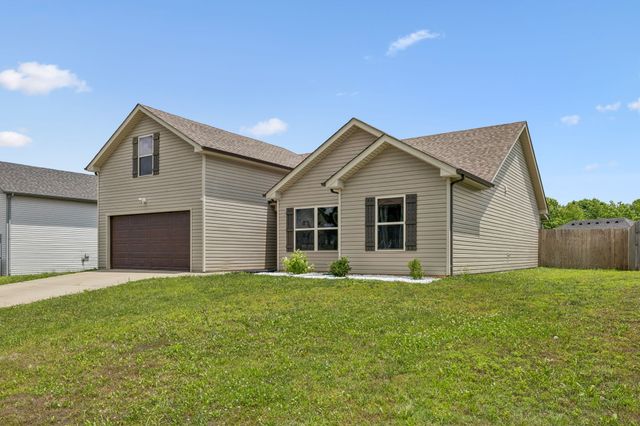 1075 Freedom Dr, Clarksville, TN 37042