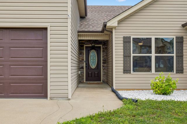 1075 Freedom Dr, Clarksville, TN 37042