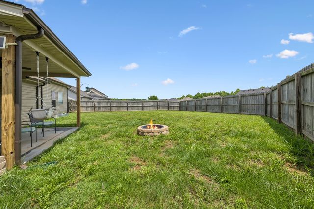 1075 Freedom Dr, Clarksville, TN 37042