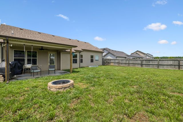 1075 Freedom Dr, Clarksville, TN 37042
