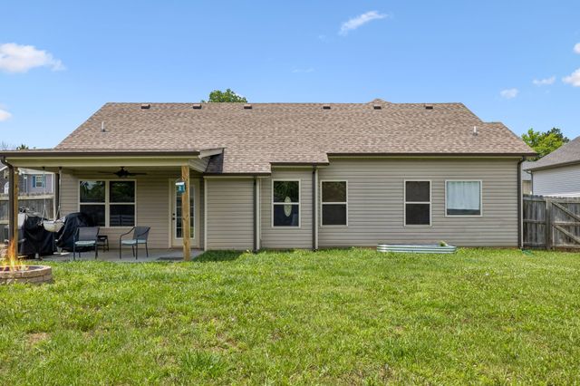 1075 Freedom Dr, Clarksville, TN 37042