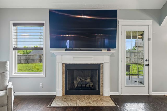 1075 Freedom Dr, Clarksville, TN 37042
