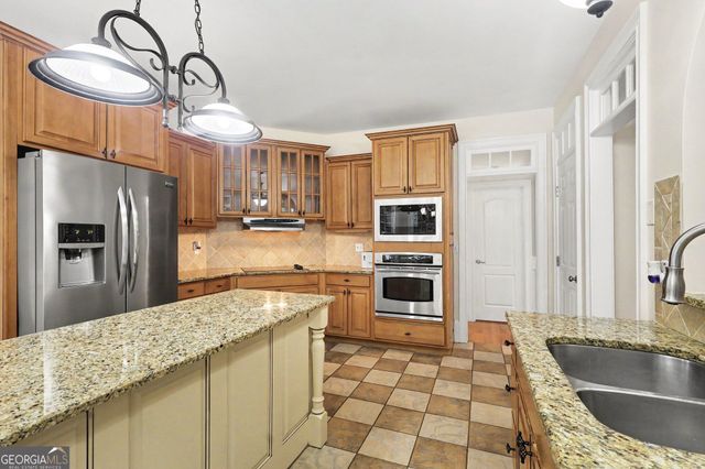 313 Fallstone Path, Mcdonough, GA 30253