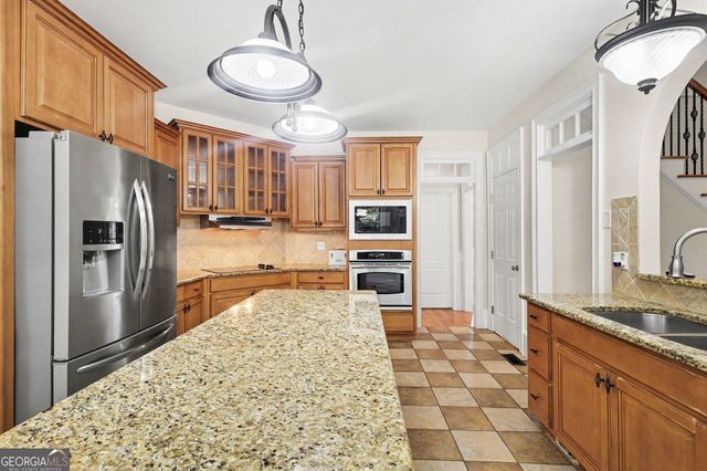 313 Fallstone Path, Mcdonough, GA 30253